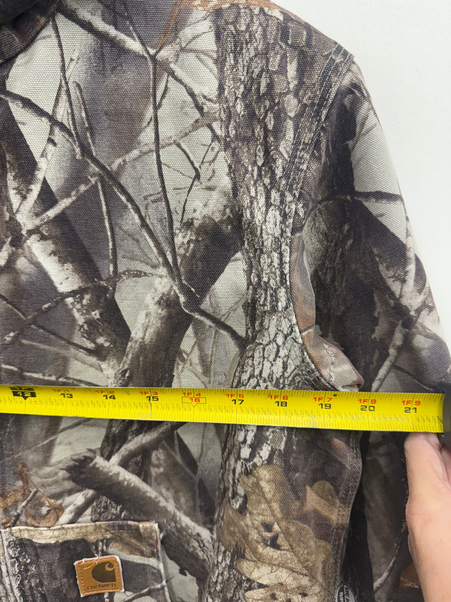 Vintage Carhartt Realtree Camo Jacket – Youth XL (Fits Like Women’s L)