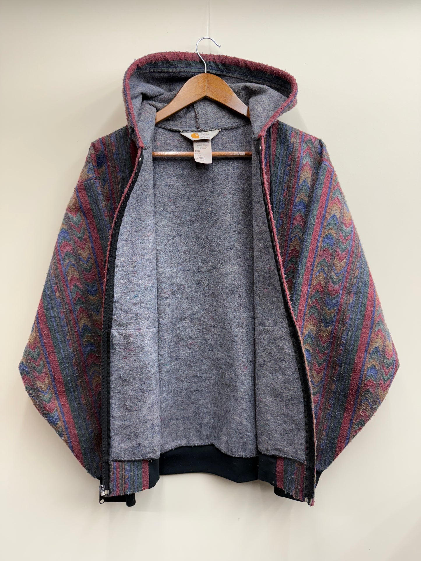 Vintage Carhartt Southwestern Aztec Navajo Hooded Jacket β VERY RARE β XL π΅π₯( Fit size L)