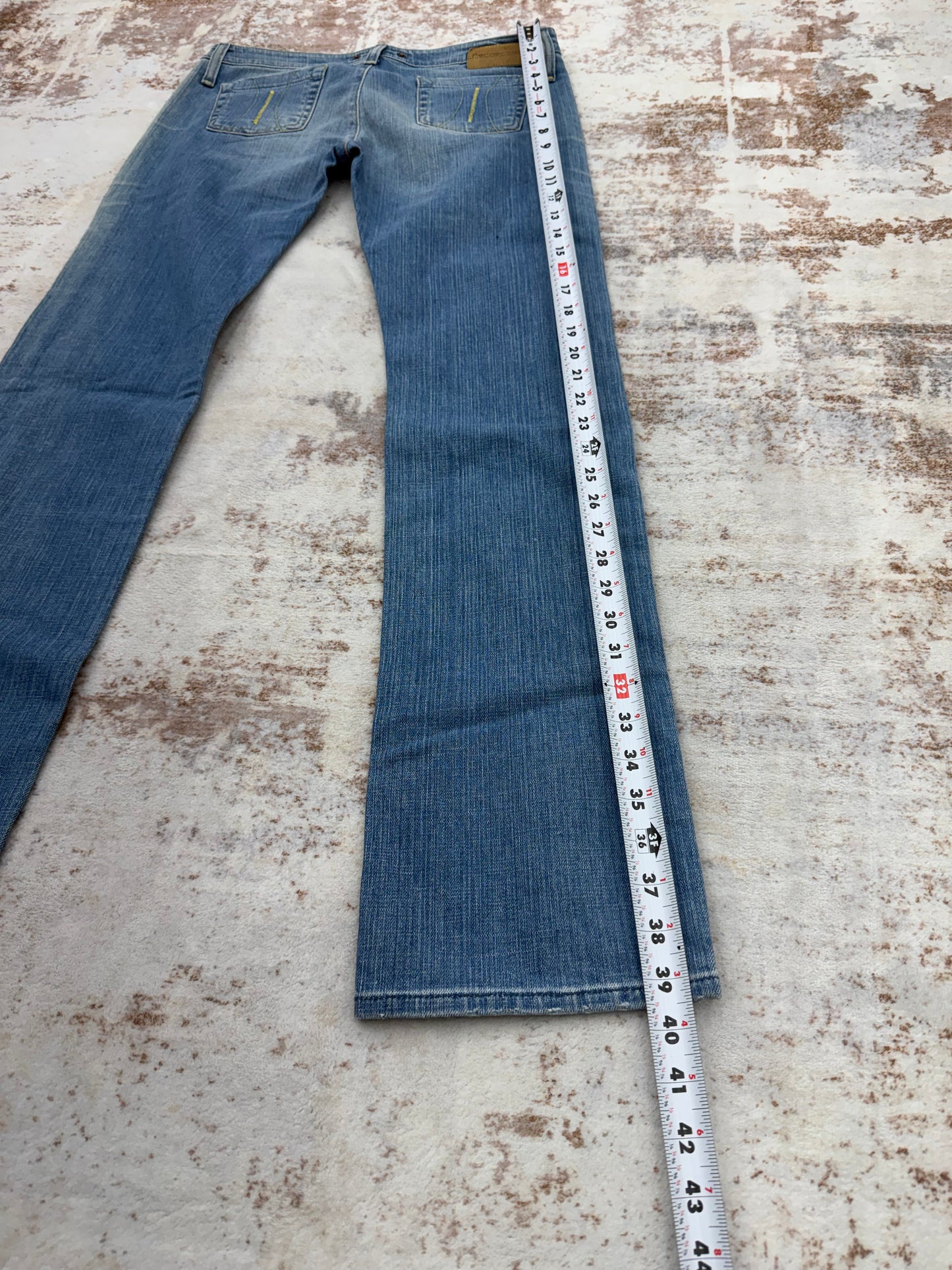 Women’s y2k jeans size 31