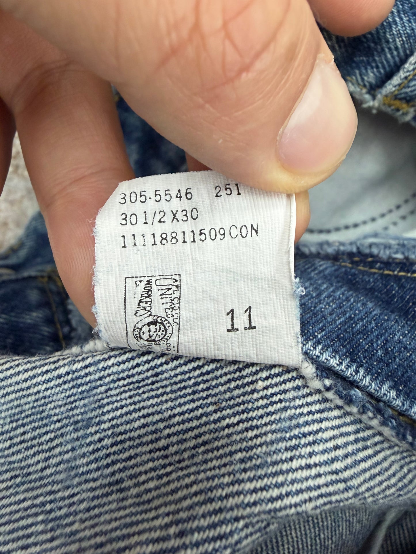Vintage Lee high waist jeans
Classic blue wash – everyday staple
Tagged 30.5x30 – fits W30/31
Size 14 MED (women)
Made in USA 🇺🇸