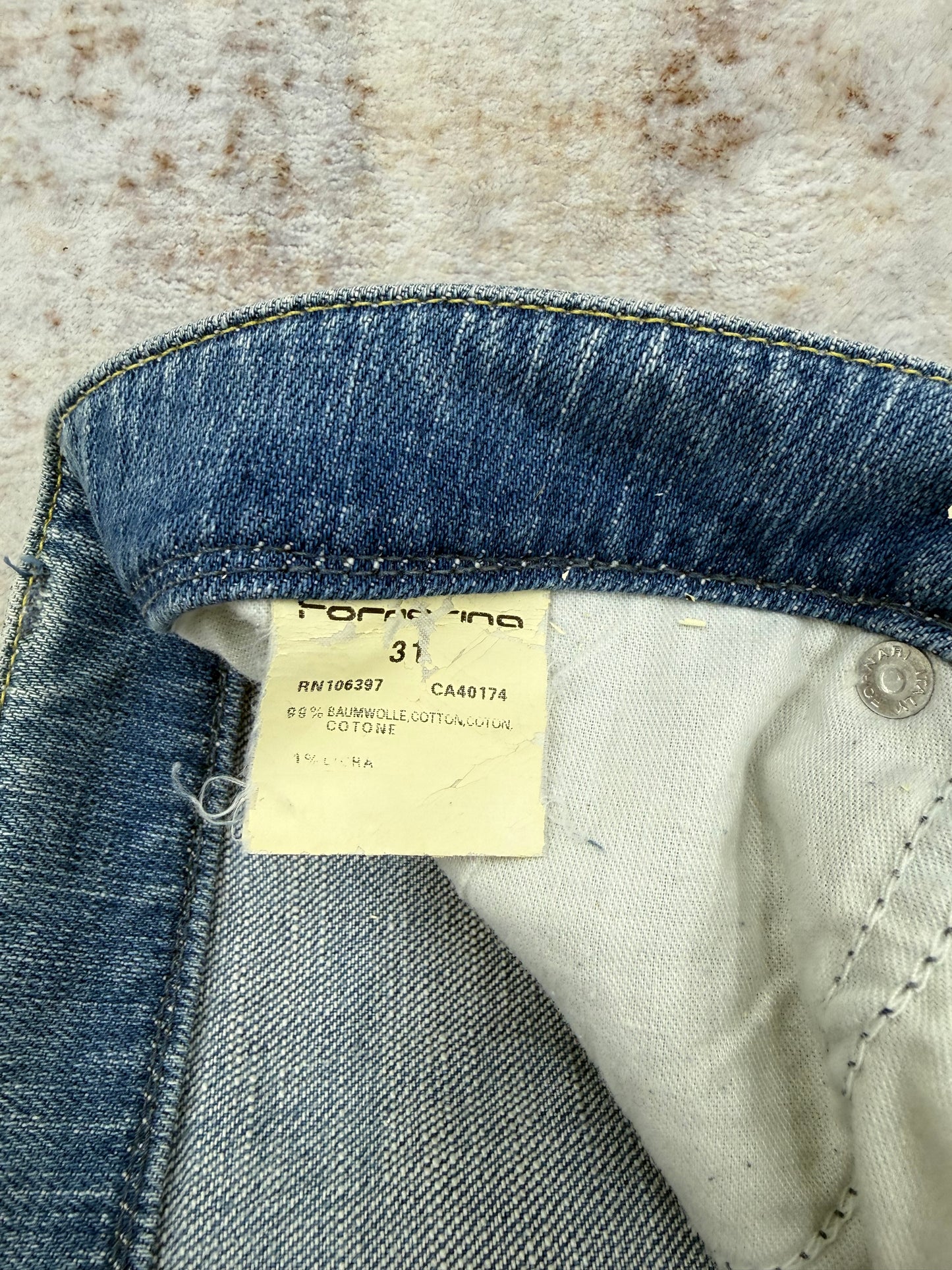 Women’s y2k jeans size 31