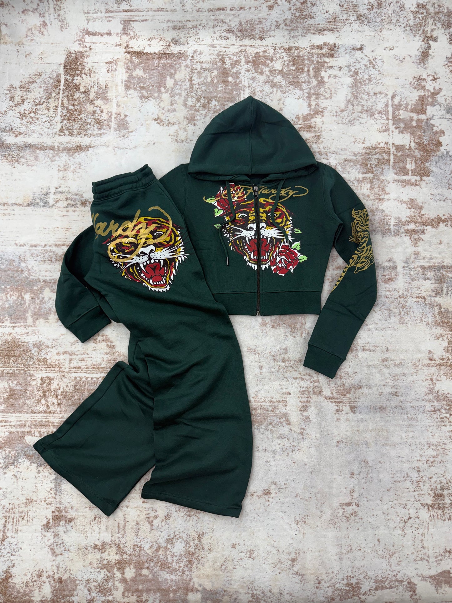 Y2k ed hardy tracksuit set size XS/S/M/L( like new)