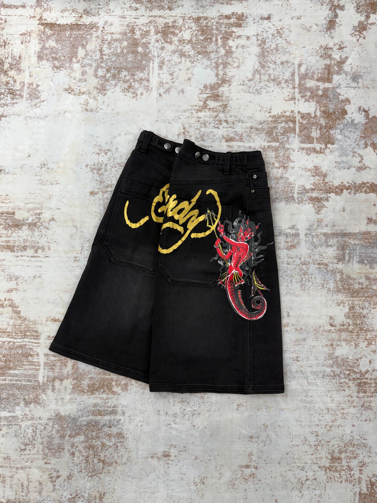 Ed Hardy women’s Baggy Denim jeans shorts • Y2K Style • Size 30/32