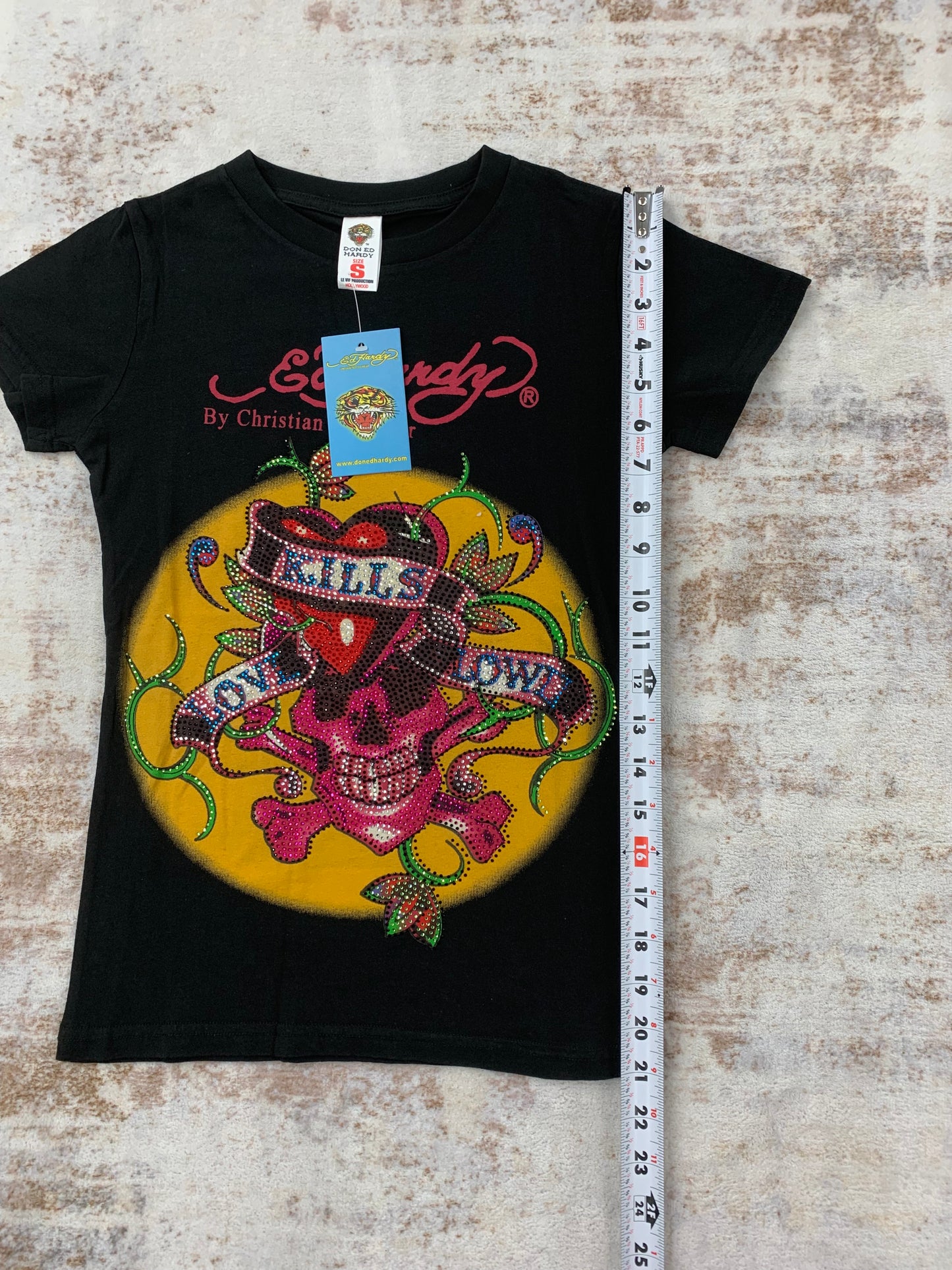 2000s Ed Hardy Christian Audigier Vintage Graphic Tees size ( S/M/L) (New tags)
