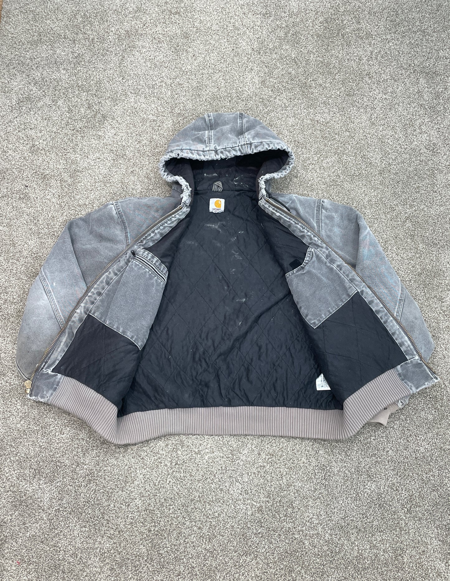 Carhartt jacket size L