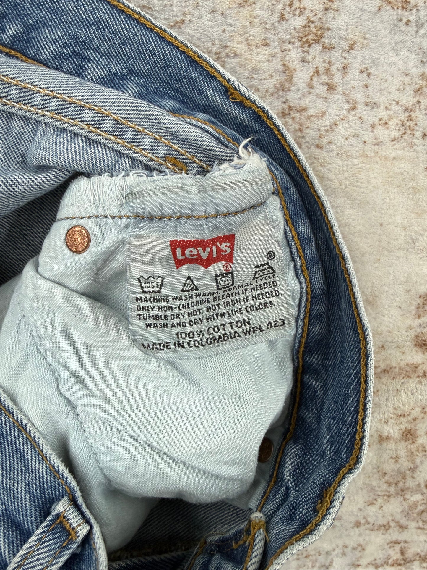 Vintage Levis 501 XX size 32x32 Jeans Y2K 2000s