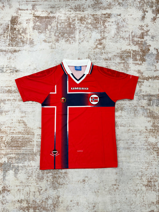 Vintage Umbro Norway Norge Soccer Jersey Red size M 90s