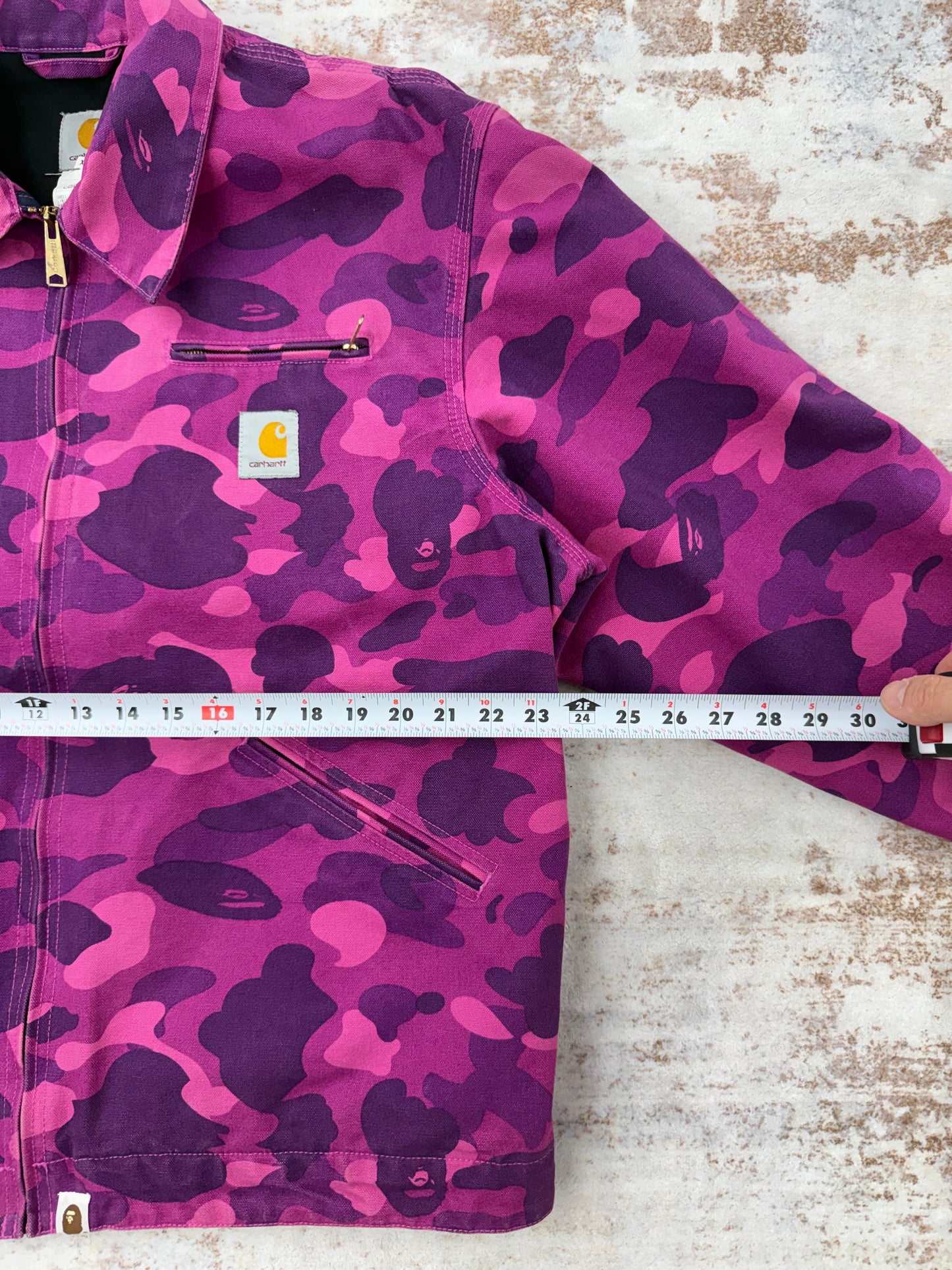 Vintage Carhartt x Bape Detroit jacket sizs XL( fit size L )