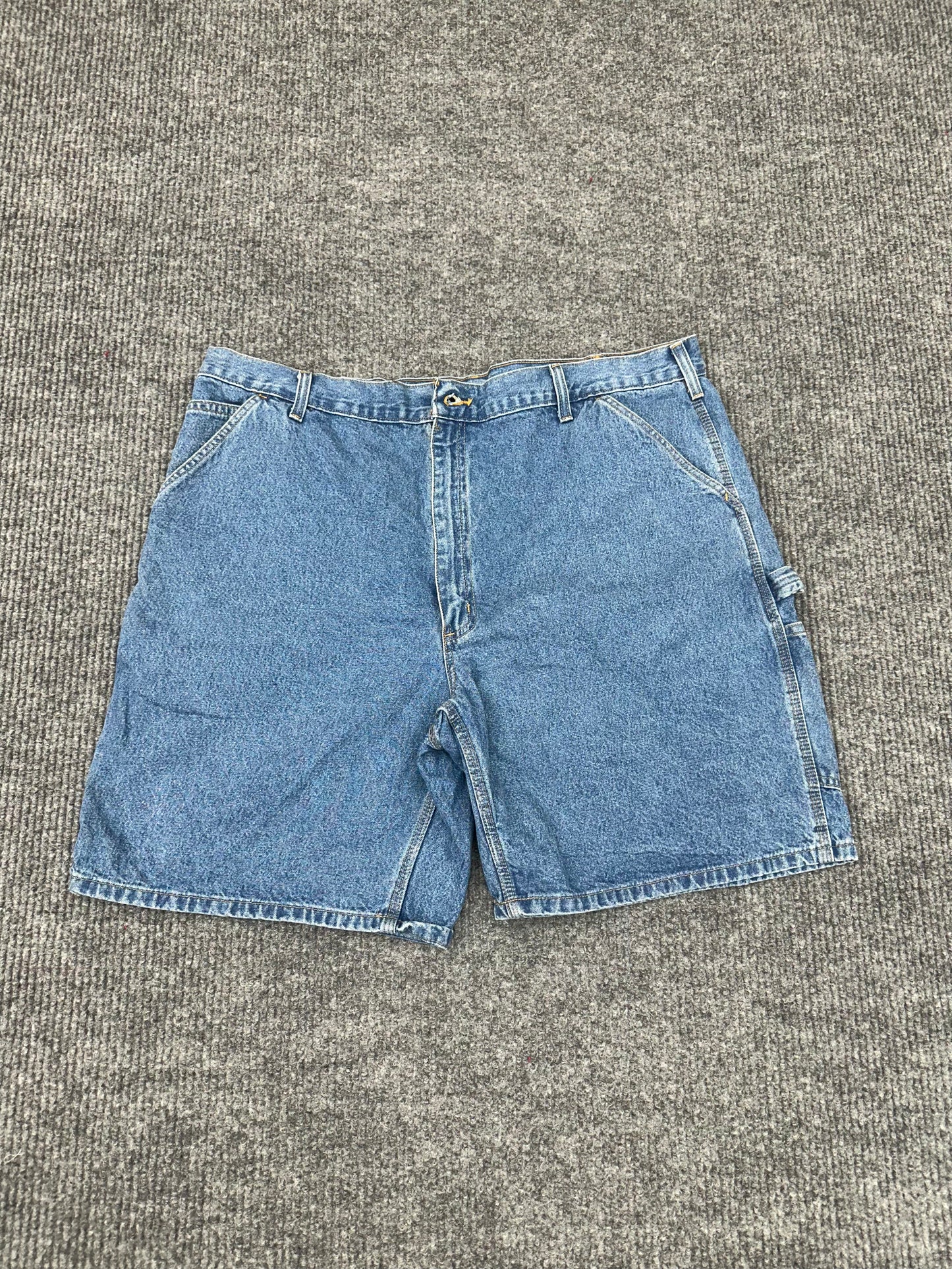 Carhartt Shorts Size 42